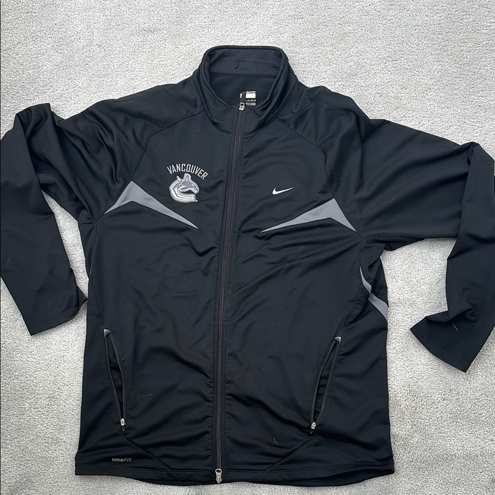 Vancouver Canucks Nike Black and Gray Fit Dry Jacket